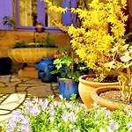La Lanterne D'hotes Bed & Breakfast 3*