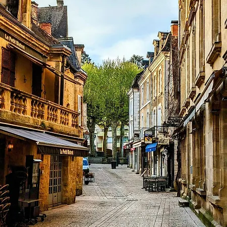 La Lanterne D'hotes Bed & Breakfast 3*