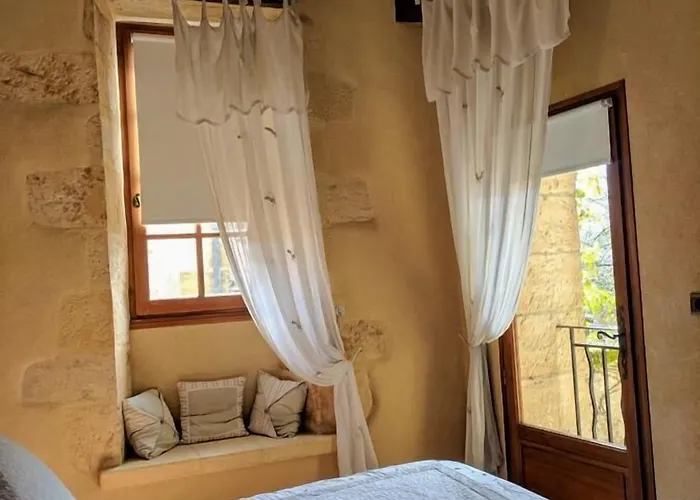 La Lanterne D'hotes Bed & Breakfast 3*